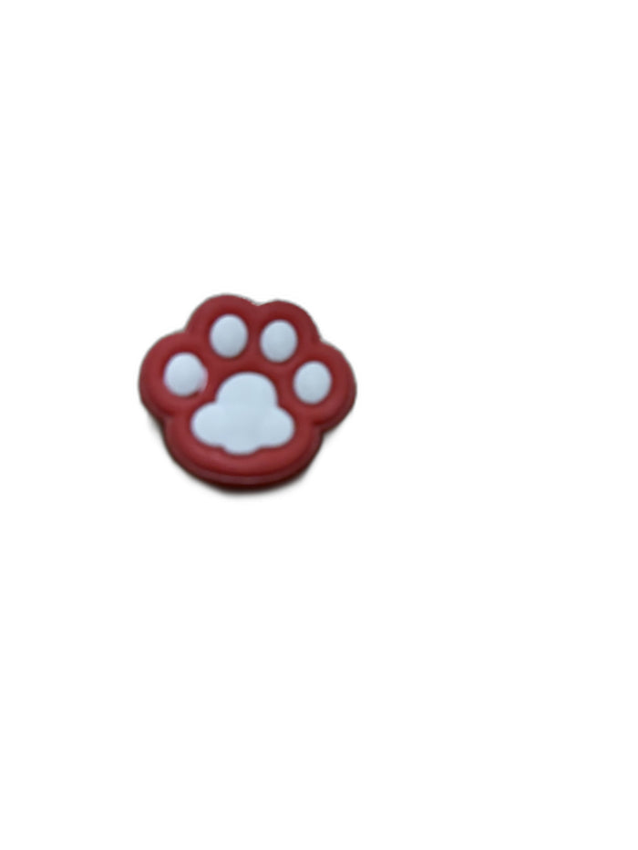 Pin’s paws